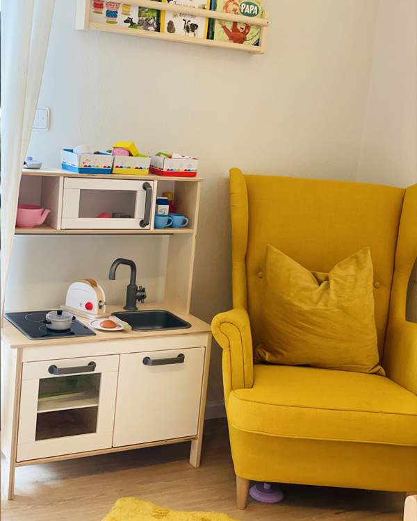 Kinderküche und gemütliche Vorleseecke im Zwergenwald